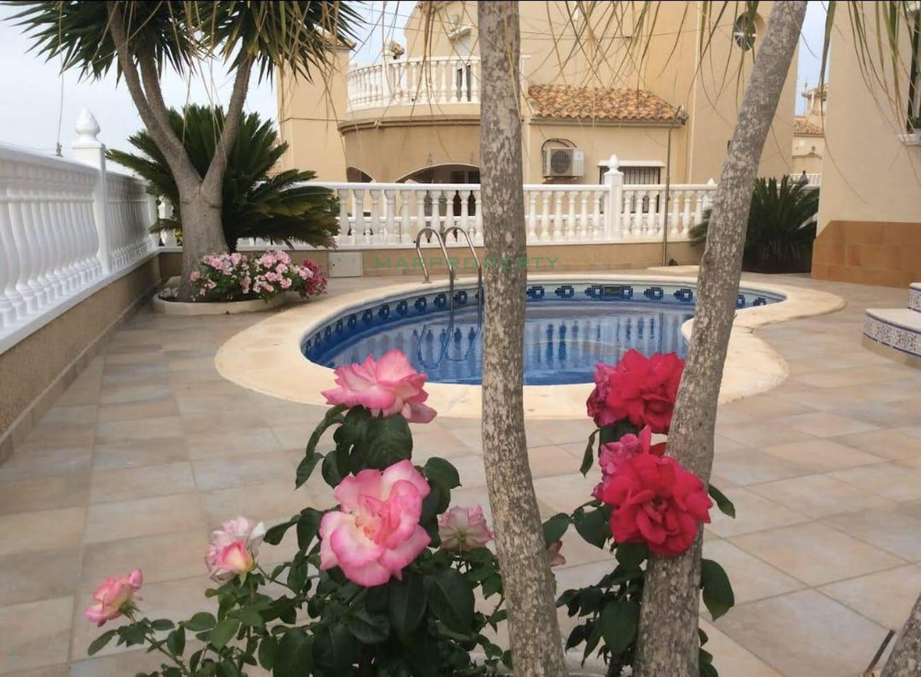 Exclusivo chalet en alquiler